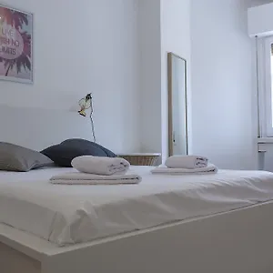 Apartment Flateli Roger 6, Barcelona